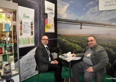 Herr Nassab und Herr Panissian am Stand der Plante Düngemittel GmbH